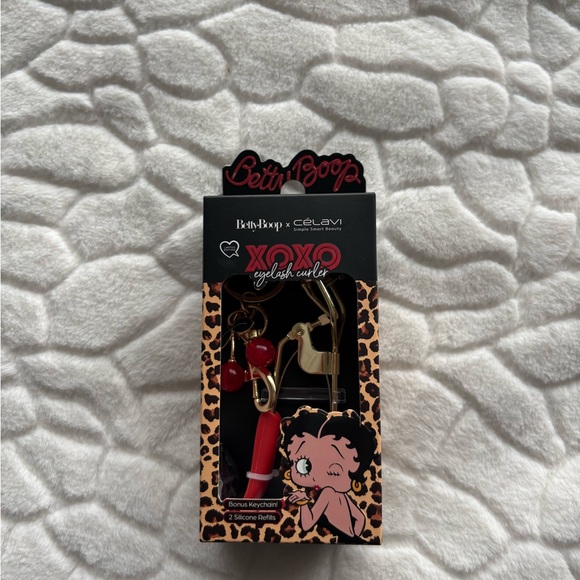 Betty Boop Eyelash Curler with Cherry Keychain - Picture 2 of 9
